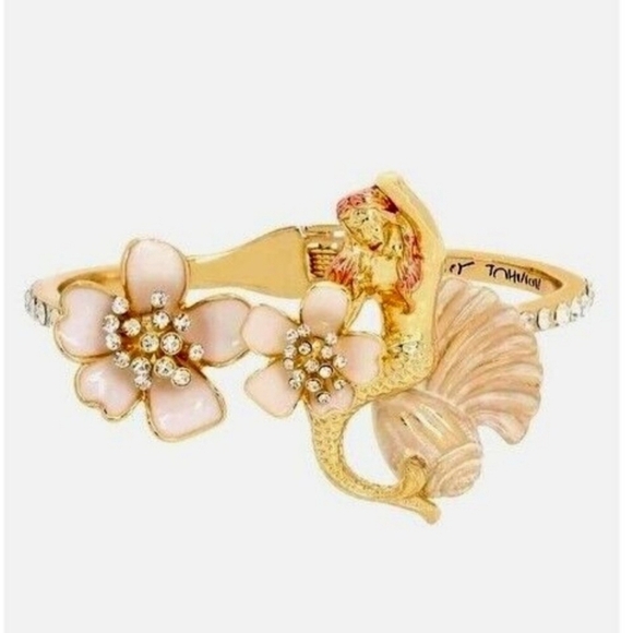 🔹️Betsey Johnson🔹️ Bracelet Shell Yeah Mermaid Hinge Bangle Seashell Crystal - Picture 2 of 7